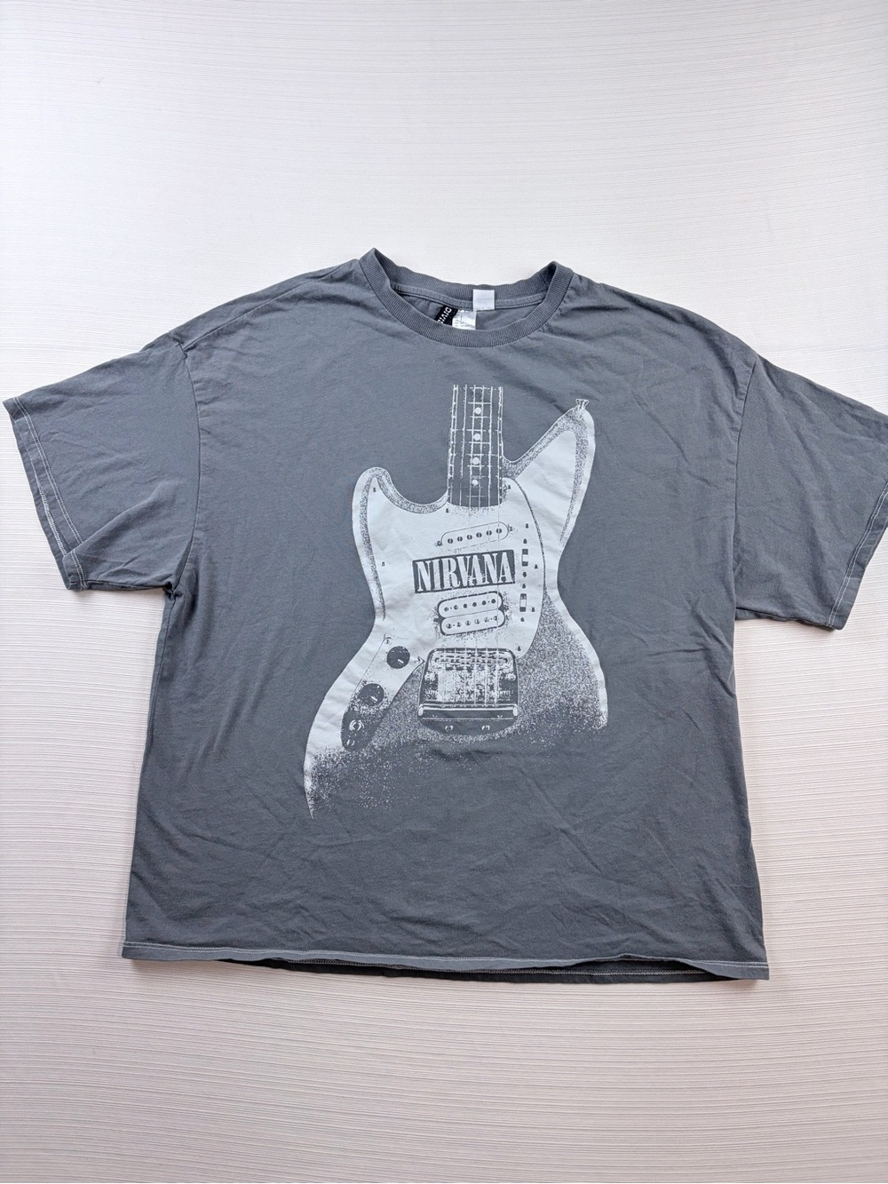 H&M Gray Nirvana Guitar Graphic Tee - Men's Short Sleeve